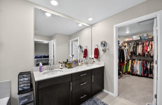 23_17824_128th_Ave_Ct_E_Puyallup_WA_98374_USA-Bathroom-DSC_0464