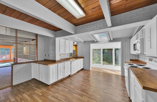 10-22115 Maple Drive-10