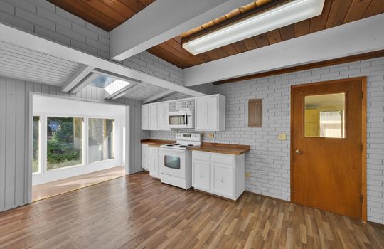 12-22115 Maple Drive-12