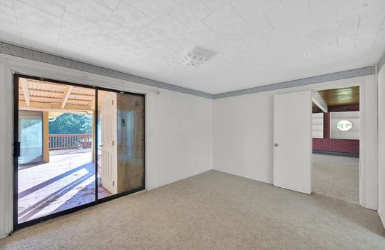 21-22115 Maple Drive-21