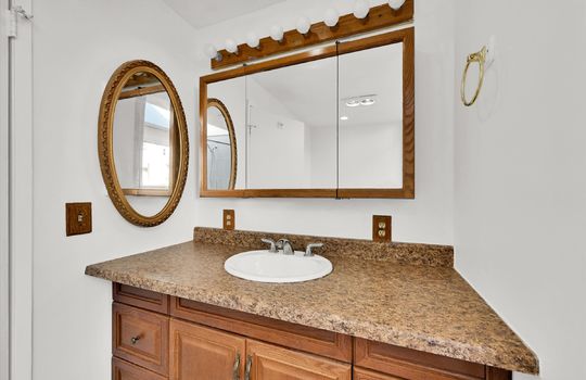 27-22115 Maple Drive-27