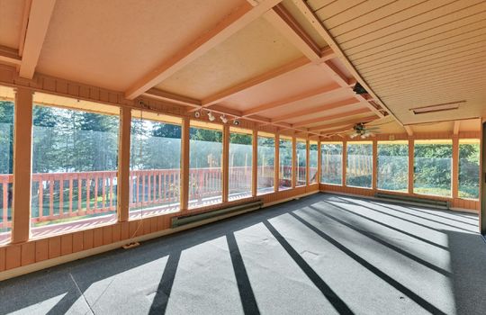 32-22115 Maple Drive-32