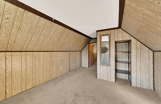 37-22115 Maple Drive-37