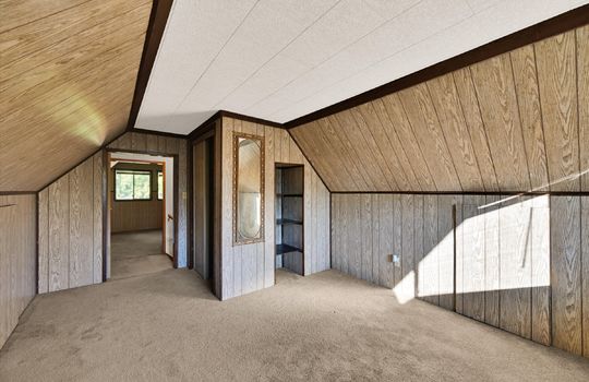 38-22115 Maple Drive-38