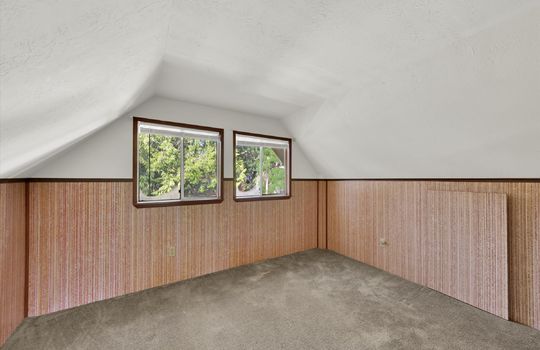 39-22115 Maple Drive-39