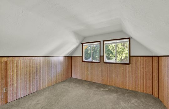 40-22115 Maple Drive-40