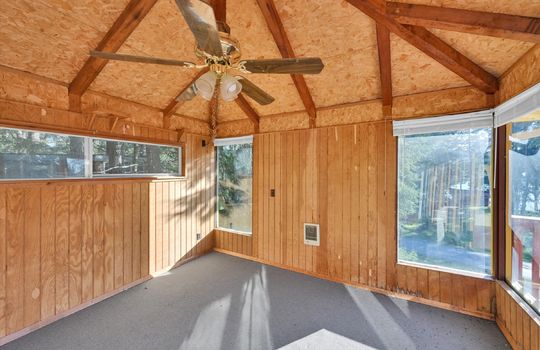 44-22115 Maple Drive-44