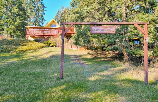 57-22115 Maple Drive-57