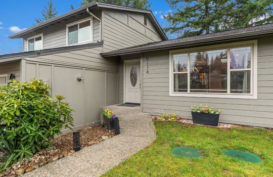 07-DSC07268-front-entry-closeup_1-2