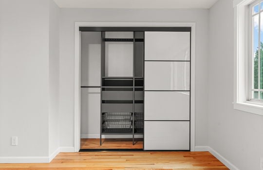 19-DSC07208-closet-system-closeup