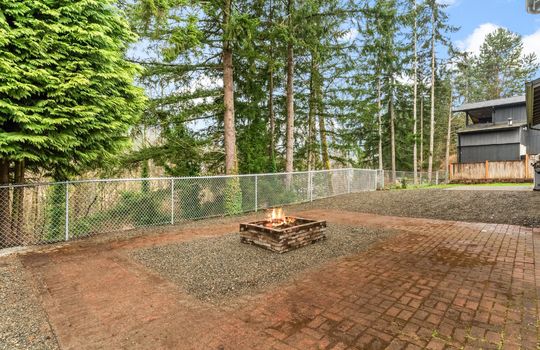 33-DSC07301-firepit-closeup