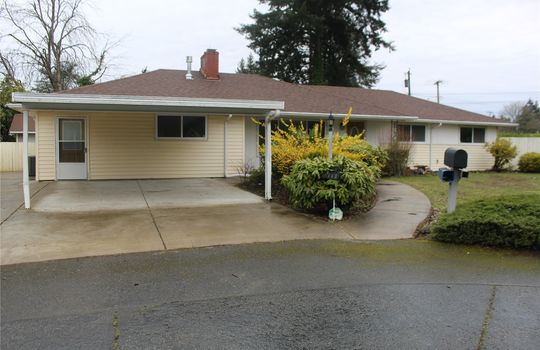 Front _ 9114 Thomas Ct