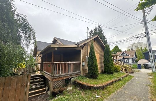 3 1115 S 18th