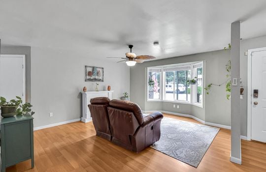 05-20116 53rd Avenue Court E-5