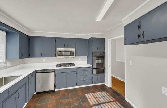 08-10207 64th Street Ct E-8