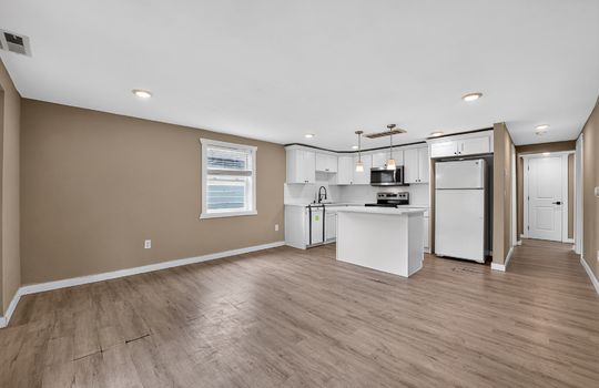 15_512_133rd_St_S-Kitchen-3767