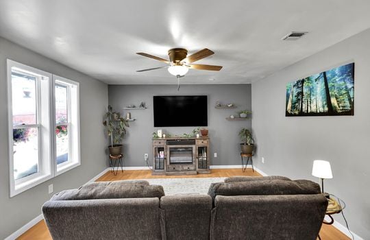 17-20116 53rd Avenue Court E-17