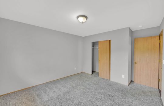 18-10728 211th Avenue Court E-18