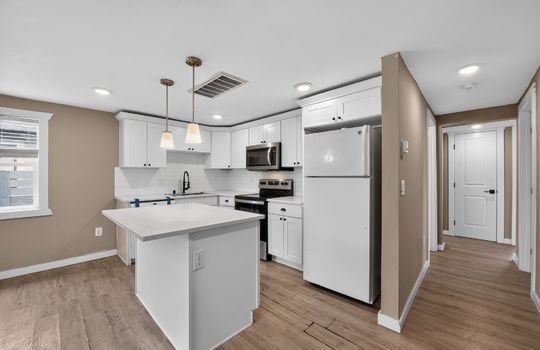 19_512_133rd_St_S-Kitchen-3770