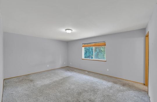 20-10728 211th Avenue Court E-20