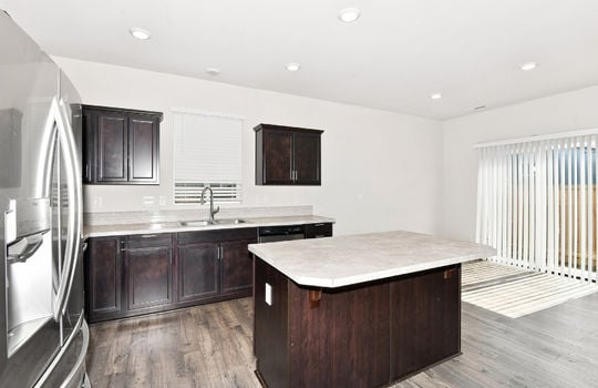 007 - Kitchen