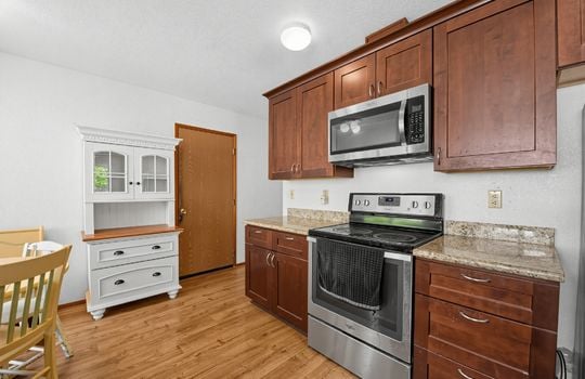 15_20901_116th_St_E-Kitchen-4664