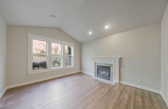 07-18301 62nd St E-7