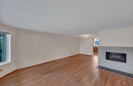 12-32711 1st Ave S-12