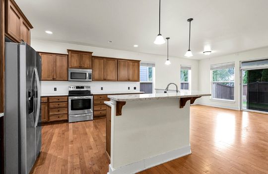12-4712 204th St Ct E-12