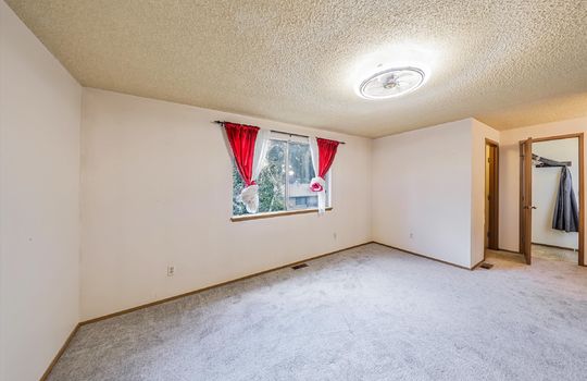 15-31616 3rd Pl S-15