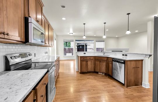 15-4712 204th St Ct E-15