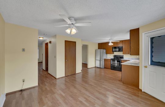 16-32711 1st Ave S-16