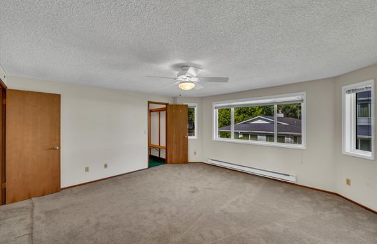 23-32711 1st Ave S-23