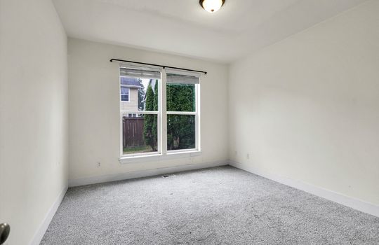 24-4712 204th St Ct E-24