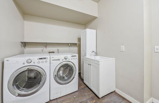 33-18301 62nd St E-33