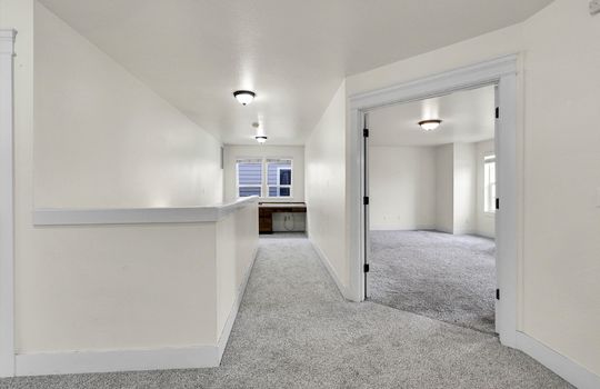 37-4712 204th St Ct E-37
