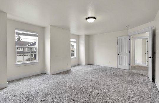 39-4712 204th St Ct E-39