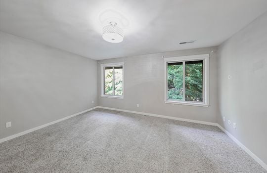 40-18301 62nd St E-40