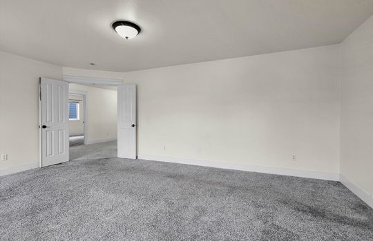 41-4712 204th St Ct E-41