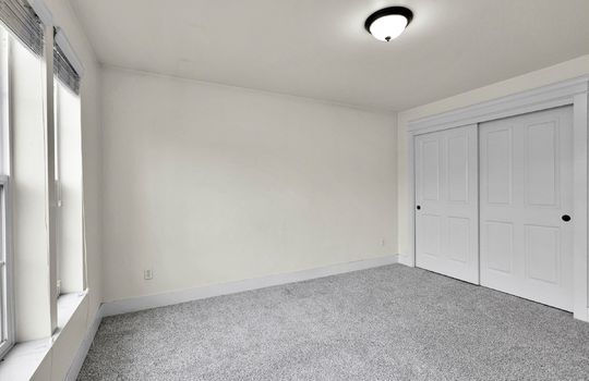 49-4712 204th St Ct E-49