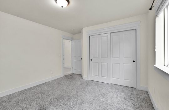 52-4712 204th St Ct E-52