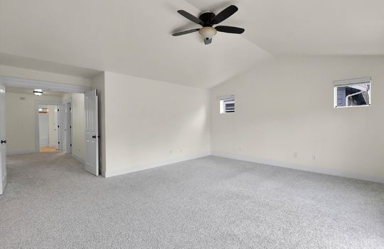 60-4712 204th St Ct E-60
