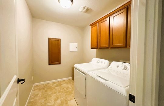 Laundry Room - up 95th
