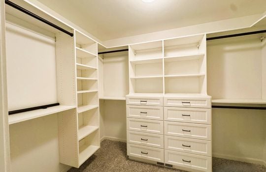 Walk in Closet - 95th