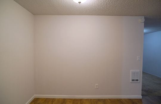 06-dining-wall