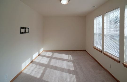 18-upstairs-family-room