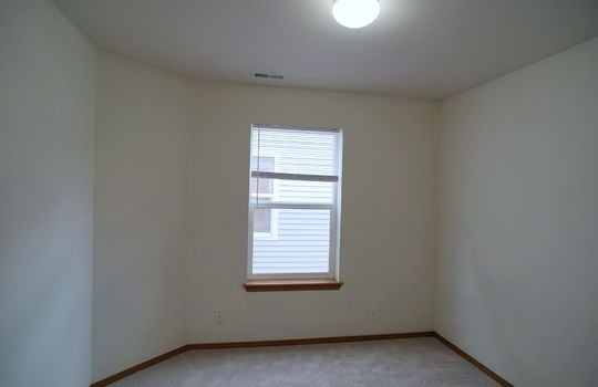 27-upstairs-bedroom
