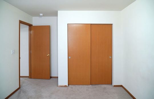 30-upstairs-bedroom