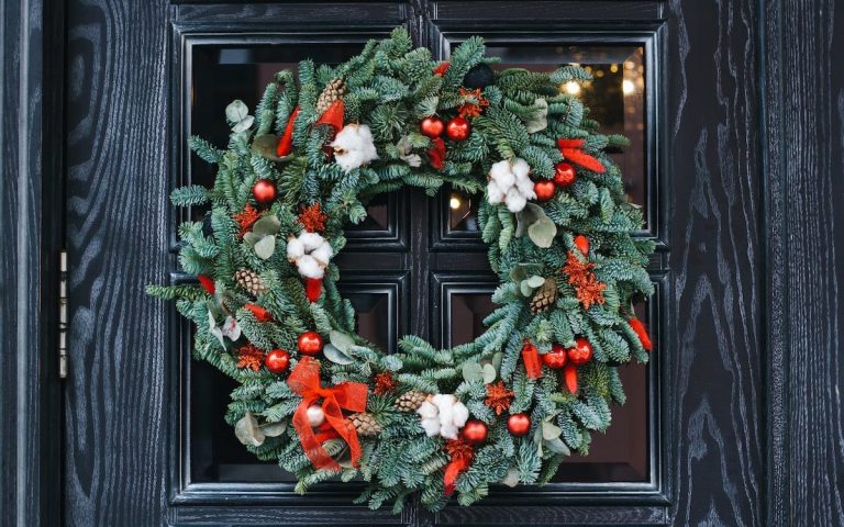christmas-wreath-edited-768x480
