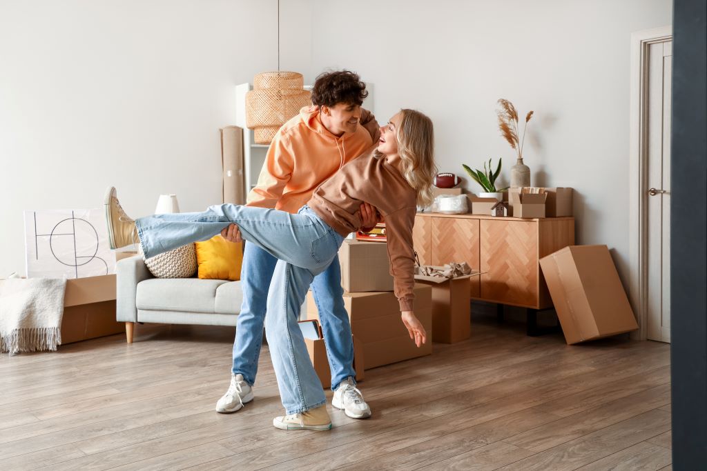 couple-dancing-happy